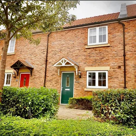 The Bay, Filey, Moonshine 파일리