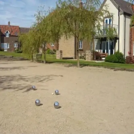 The Bay, Filey, Moonshine Nyaraló